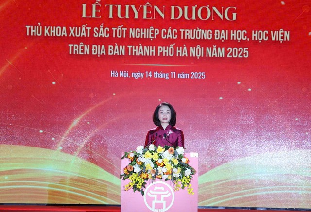 Hà Nội tuyên dương 95 thủ khoa xuất sắc năm 2025- Ảnh 1. Hà Nội tuyên dương 95 thủ khoa xuất sắc năm 2025- Ảnh 1.