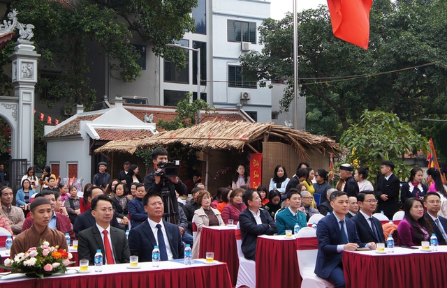 Hà Nội: Ra mắt Tour du lịch trải nghiệm 'Một ngày cùng di sản Phú Thượng'- Ảnh 1.