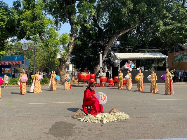 Festival Thu Hà Nội 2025: Gắn kết văn hóa và tăng trưởng du lịch- Ảnh 1.