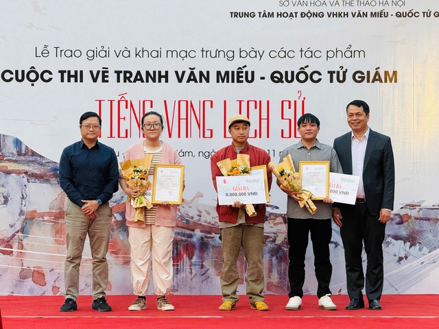 Trưng bày các tác phẩm đoạt giải cuộc thi vẽ tranh 'Tiếng vang lịch sử'- Ảnh 3.