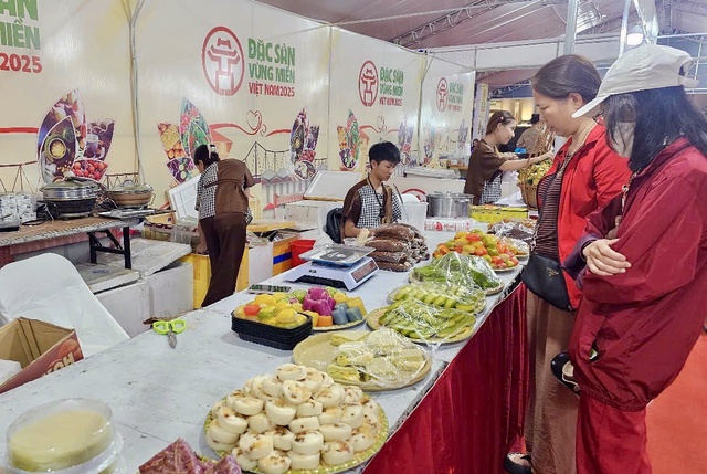 Tăng cường xúc tiến thương mại, tiêu thụ sản phẩm OCOP - Ảnh 1.