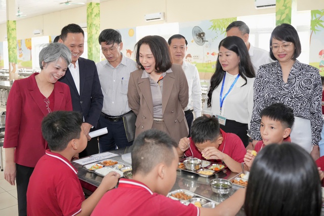 Rà soát sửa đổi đánh giá về an toàn bữa ăn bán trú- Ảnh 1.