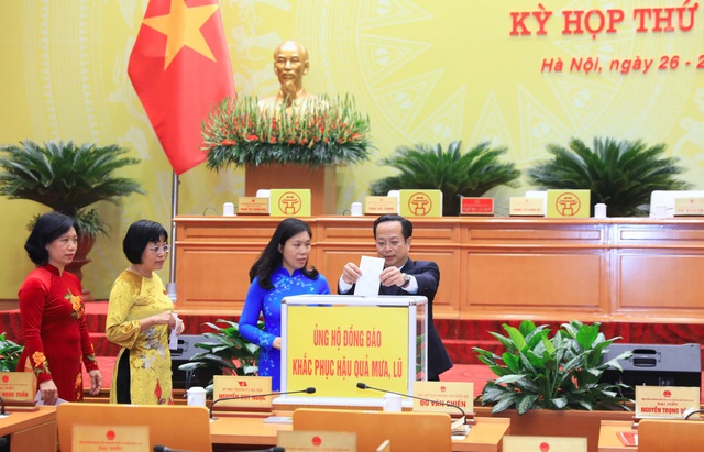 HĐND TP. Hà Nội ủng hộ đồng bào miền Trung, Tây Nguyên khắc phục hậu quả mưa lũ- Ảnh 1.