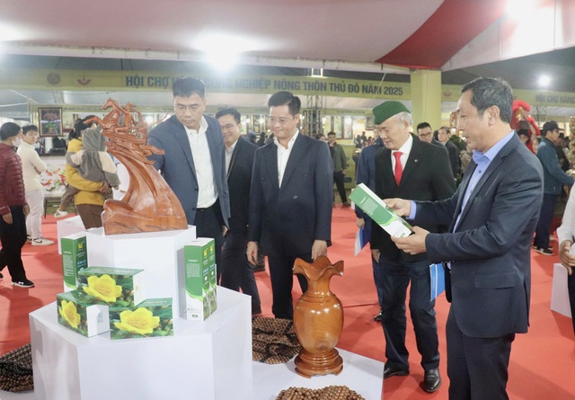 Khai mạc Hội chợ hàng công nghiệp nông thôn Thủ đô 2025- Ảnh 2.