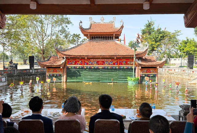 Múa rối nước Đào Thục: Sản phẩm du lịch đặc sắc của Thủ đô- Ảnh 1.