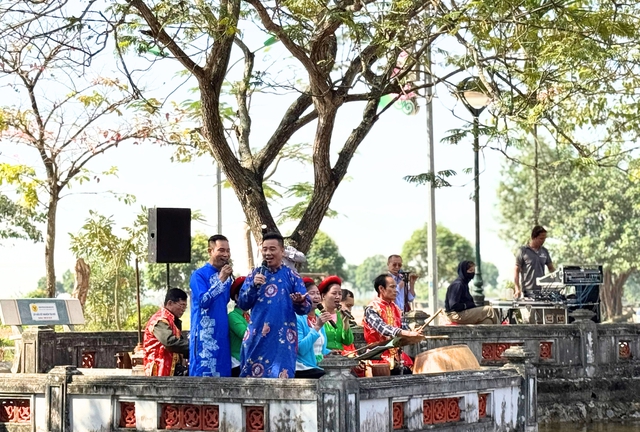 Múa rối nước Đào Thục: Sản phẩm du lịch đặc sắc của Thủ đô- Ảnh 2.