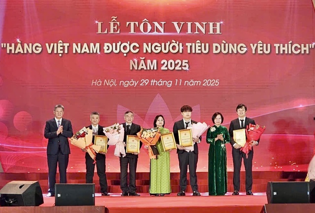 Hà Nội: Tôn vinh 150 sản phẩm hàng Việt được người tiêu dùng yêu thích năm 2025- Ảnh 1.