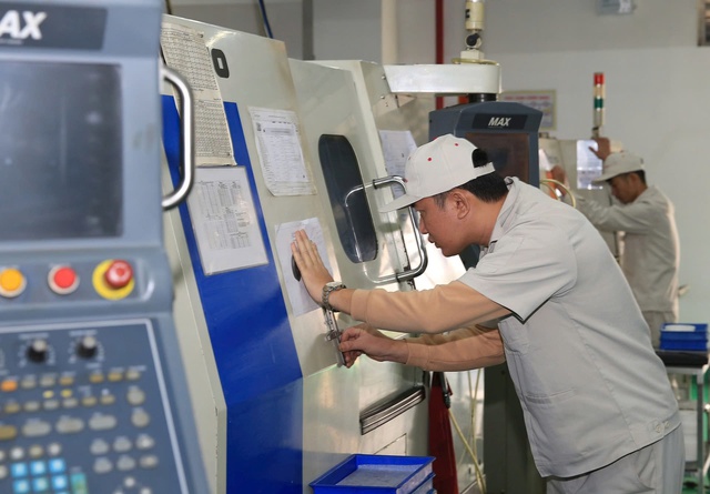 Dấu ấn tăng trưởng đa lĩnh vực khẳng định sức bật của Thủ đô- Ảnh 2.