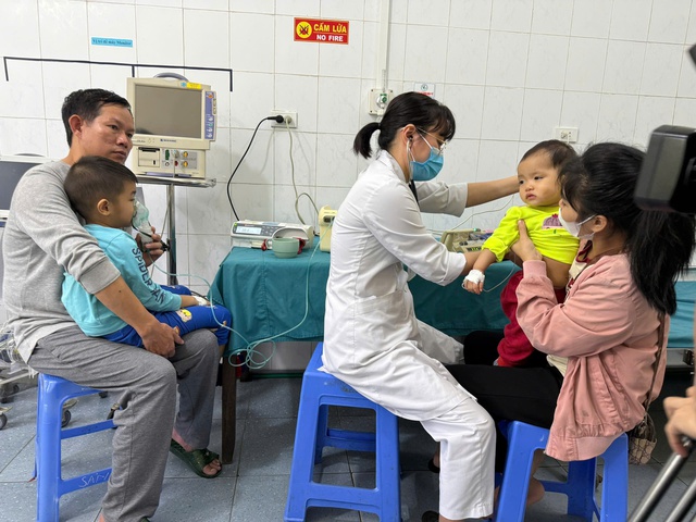 Cảnh báo sức khỏe người cao tuổi và trẻ nhỏ khi thời tiết chuyển lạnh- Ảnh 2.