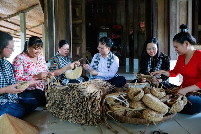 Hà Nội và Vĩnh Long tăng cường hợp tác phát triển du lịch bền vững- Ảnh 2. Hà Nội và Vĩnh Long tăng cường hợp tác phát triển du lịch bền vững- Ảnh 2.