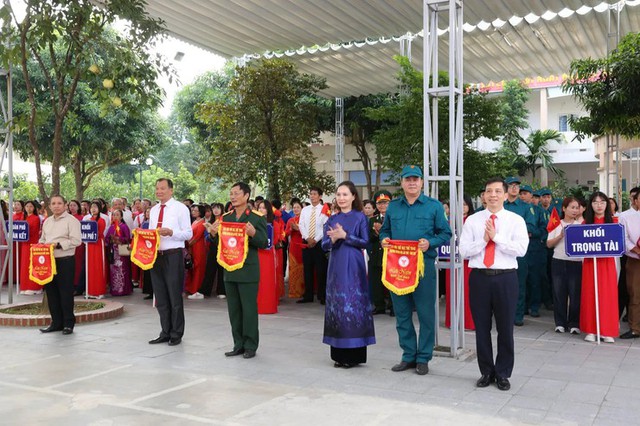 Gần 1.000 người tham dự Khai mạc Đại hội Thể dục Thể thao phường Dương Nội lần thứ I năm 2025- Ảnh 1.