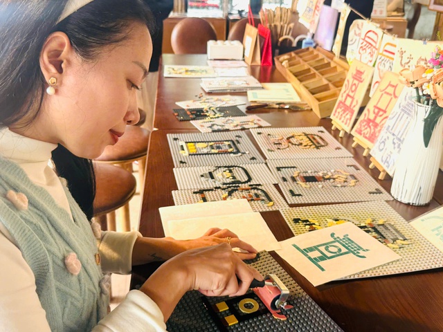 Kết hợp truyền thống và hiện đại qua hoạt động thủ công – thiết kế sáng tạo- Ảnh 2.