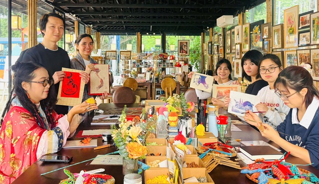Kết hợp truyền thống và hiện đại qua hoạt động thủ công – thiết kế sáng tạo- Ảnh 3.