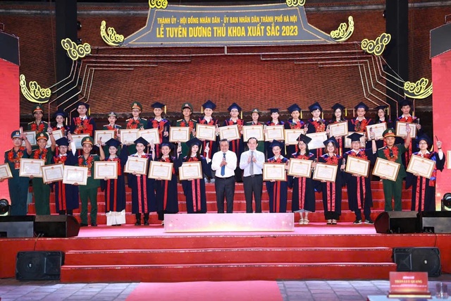 Hà Nội sẽ tuyên dương 95 thủ khoa tốt nghiệp xuất sắc năm 2025- Ảnh 1. Hà Nội sẽ tuyên dương 95 thủ khoa tốt nghiệp xuất sắc năm 2025- Ảnh 1.