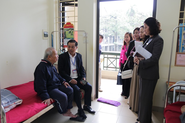 Gắn cải cách công vụ với chất lượng chăm sóc người cao tuổi và trẻ em- Ảnh 1. Gắn cải cách công vụ với chất lượng chăm sóc người cao tuổi và trẻ em- Ảnh 1.