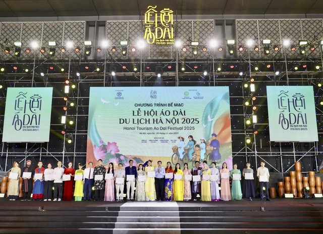 Áo dài - nhịp cầu kết nối văn hóa và du lịch Thủ đô- Ảnh 7. Áo dài - nhịp cầu kết nối văn hóa và du lịch Thủ đô- Ảnh 7.