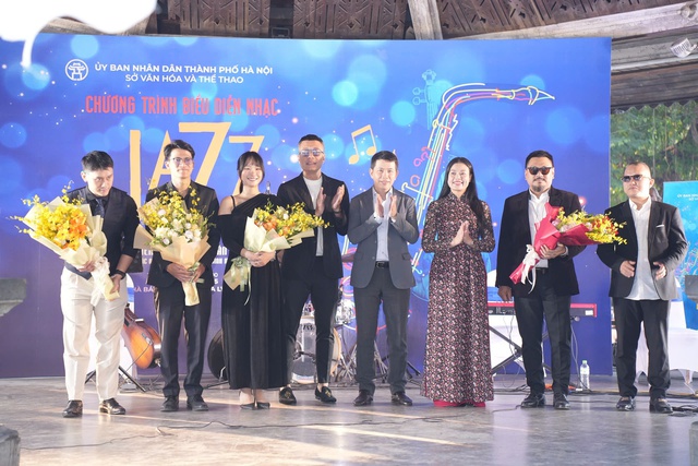 Hình thành điểm hẹn văn hóa mới giữa lòng phố cổ Hà Nội- Ảnh 1.