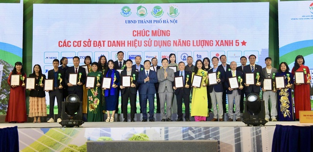 Hà Nội vinh danh 87 cơ sở, công trình sử dụng năng lượng xanh- Ảnh 1. Hà Nội vinh danh 87 cơ sở, công trình sử dụng năng lượng xanh- Ảnh 1.