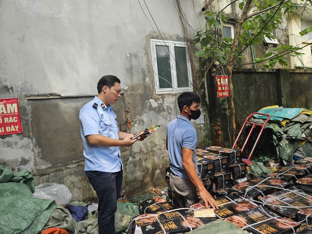 Hà Nội siết chặt trận tuyến an toàn thực phẩm- Ảnh 1. Hà Nội siết chặt trận tuyến an toàn thực phẩm- Ảnh 1.