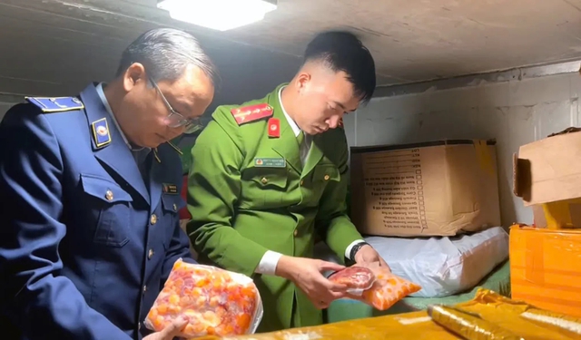 Hà Nội siết chặt trận tuyến an toàn thực phẩm- Ảnh 2. Hà Nội siết chặt trận tuyến an toàn thực phẩm- Ảnh 2.