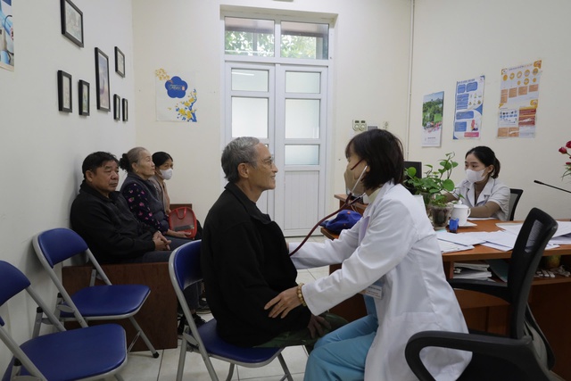 Đẩy mạnh chuyển đổi số trong khám chữa bệnh từ cơ sở- Ảnh 2. Đẩy mạnh chuyển đổi số trong khám chữa bệnh từ cơ sở- Ảnh 2.