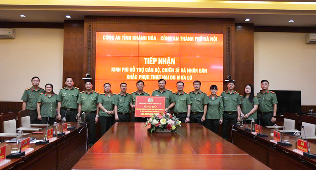 Công an Thủ đô tiếp tục hành trình hỗ trợ đồng bào vùng lũ tại tỉnh Khánh Hòa- Ảnh 1.