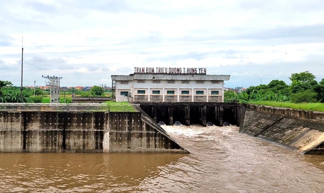 Hà Nội ban hành lệnh khẩn cấp nâng cấp 3 trạm bơm tại Đa Phúc- Ảnh 1. Hà Nội ban hành lệnh khẩn cấp nâng cấp 3 trạm bơm tại Đa Phúc- Ảnh 1.
