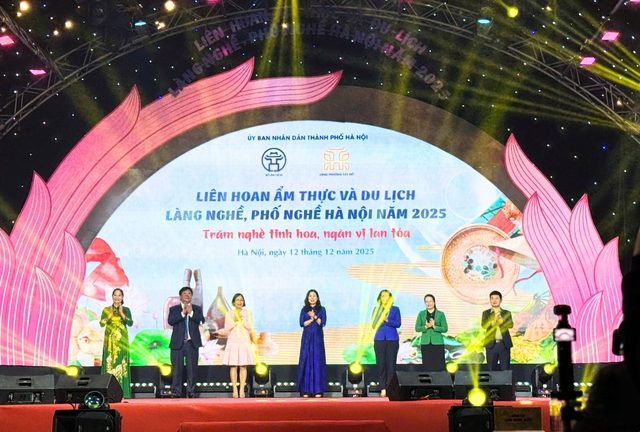Khai mạc Liên hoan Ẩm thực và Du lịch làng nghề, phố nghề Hà Nội năm 2025- Ảnh 2. Khai mạc Liên hoan Ẩm thực và Du lịch làng nghề, phố nghề Hà Nội năm 2025- Ảnh 2.