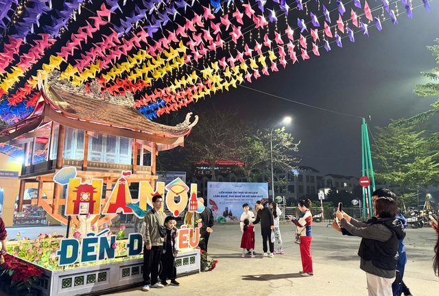 Khai mạc Liên hoan Ẩm thực và Du lịch làng nghề, phố nghề Hà Nội năm 2025- Ảnh 4. Khai mạc Liên hoan Ẩm thực và Du lịch làng nghề, phố nghề Hà Nội năm 2025- Ảnh 4.