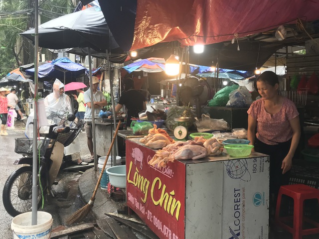 Kiểm soát chặt an toàn thực phẩm tại các chợ dân sinh- Ảnh 2.