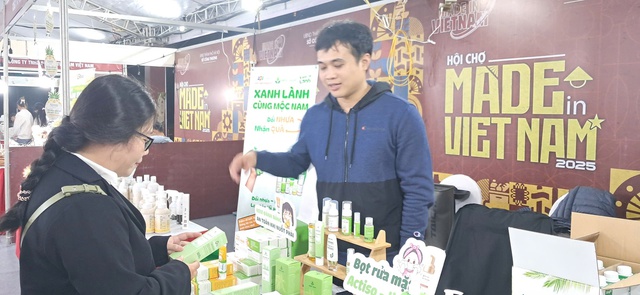 Khai mạc Hội chợ ‘Made in Vietnam’ năm 2025- Ảnh 3. Khai mạc Hội chợ ‘Made in Vietnam’ năm 2025- Ảnh 3.