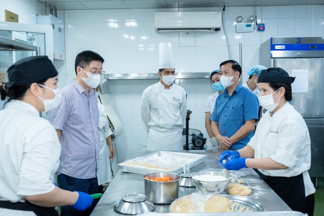 Hà Nội ban hành kế hoạch khắc phục điểm nghẽn về an toàn thực phẩm- Ảnh 1. Hà Nội ban hành kế hoạch khắc phục điểm nghẽn về an toàn thực phẩm- Ảnh 1.