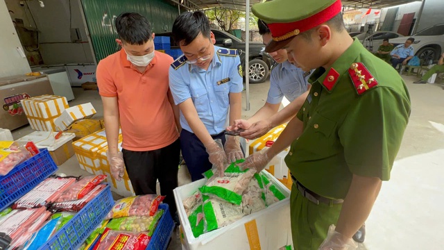 Lập ‘lá chắn an toàn thực phẩm’ vững chắc cho người dân trong mùa lễ, Tết - Ảnh 2. Lập ‘lá chắn an toàn thực phẩm’ vững chắc cho người dân trong mùa lễ, Tết - Ảnh 2.