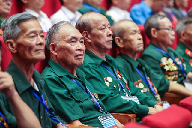 Hà Nội tặng gần 1,2 triệu suất quà Tết cho các đối tượng chính sách- Ảnh 1. Hà Nội tặng gần 1,2 triệu suất quà Tết cho các đối tượng chính sách- Ảnh 1.