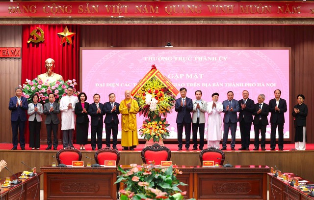 Thường trực Thành ủy Hà Nội gặp mặt đại diện các tổ chức tôn giáo trên địa bàn- Ảnh 1.