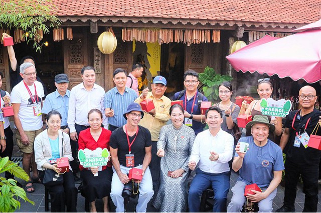 Phát triển làng nghề Hà Nội: Khi du lịch và chuyển đổi số cùng 'vào cuộc'- Ảnh 1.