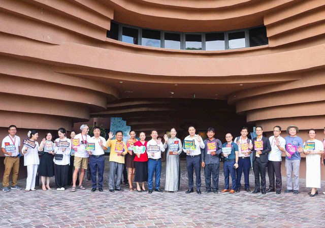 Phát triển làng nghề Hà Nội: Khi du lịch và chuyển đổi số cùng 'vào cuộc'- Ảnh 2.