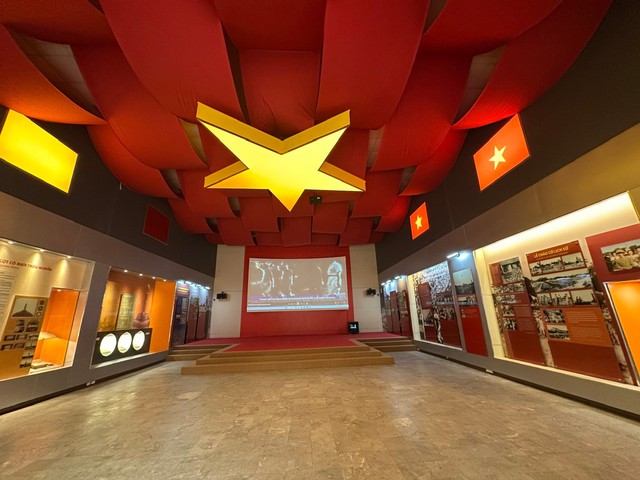 Cột cờ Hà Nội trở thành không gian trải nghiệm lịch sử sống động- Ảnh 4.