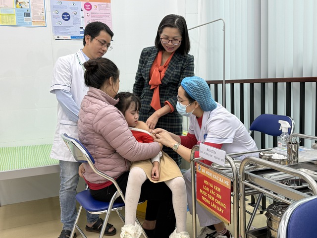 Tăng cường tiêm vét cho trẻ em trong chương trình tiêm chủng mở rộng- Ảnh 1. Tăng cường tiêm vét cho trẻ em trong chương trình tiêm chủng mở rộng- Ảnh 1.