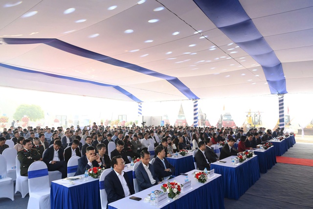 Khởi công dự án khu nhà ở xã hội Tiên Dương 1 chào mừng Đại hội Đảng toàn quốc lần thứ XIV- Ảnh 1. Khởi công dự án khu nhà ở xã hội Tiên Dương 1 chào mừng Đại hội Đảng toàn quốc lần thứ XIV- Ảnh 1.