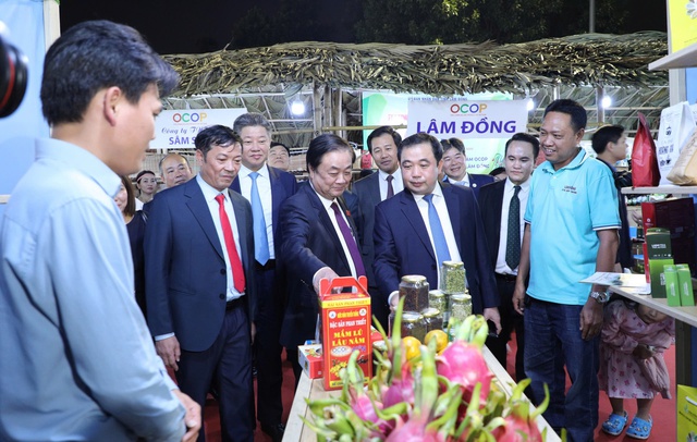 Khai mạc Festival OCOP Hà Nội 2025 'Việt Nam - Hội tụ và Lan tỏa'- Ảnh 1.