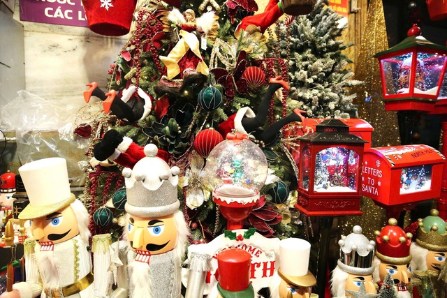 Rộn ràng không khí đón Giáng sinh tại Hà Nội- Ảnh 12.