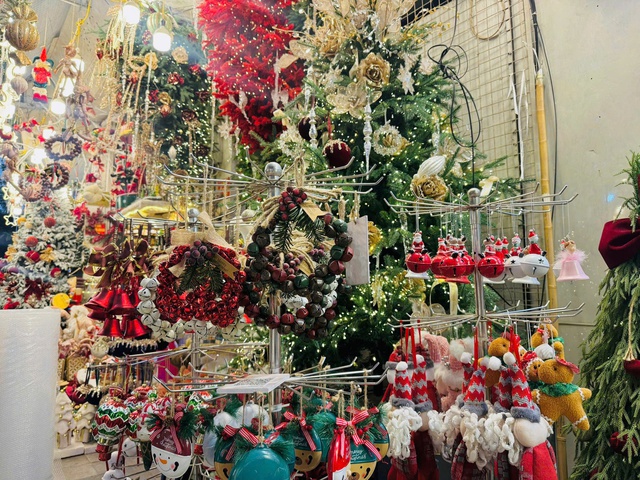 Rộn ràng không khí đón Giáng sinh tại Hà Nội- Ảnh 7.