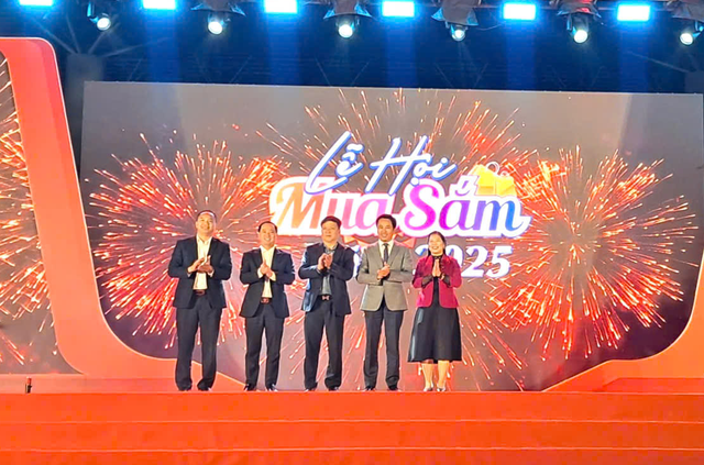 Hà Nội: Khai mạc ‘Lễ hội mua sắm năm 2025’- Ảnh 1.