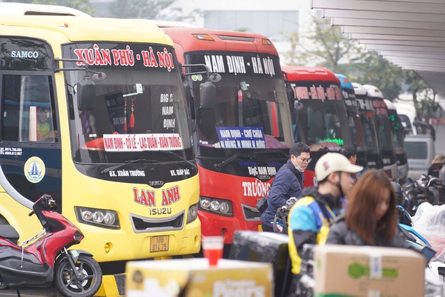 Hà Nội: Bảo đảm tốt nhất nhu cầu đi lại của nhân dân dịp Tết Dương lịch - Ảnh 1.