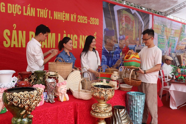 'Điểm chạm' sáng tạo: Khi sản phẩm OCOP mở lối cho du lịch làng nghề- Ảnh 1.