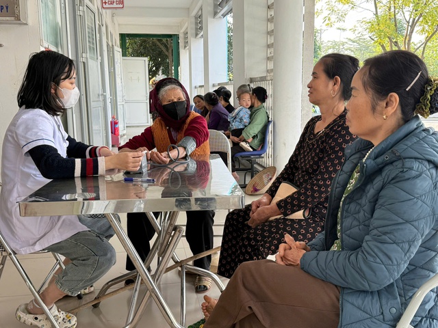 Y tế Thủ đô: Dấu ấn chuyển đổi số và nâng cao chất lượng chăm sóc sức khỏe nhân dân- Ảnh 1.