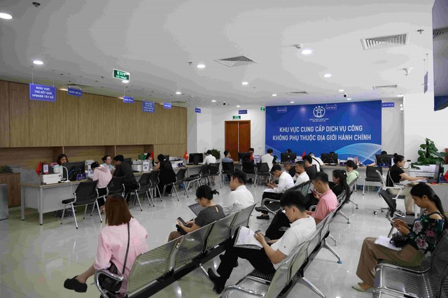 Hà Nội triển khai mạnh mẽ yêu cầu cắt giảm thủ tục hành chính của Thủ tướng- Ảnh 1. Hà Nội triển khai mạnh mẽ yêu cầu cắt giảm thủ tục hành chính của Thủ tướng- Ảnh 1.