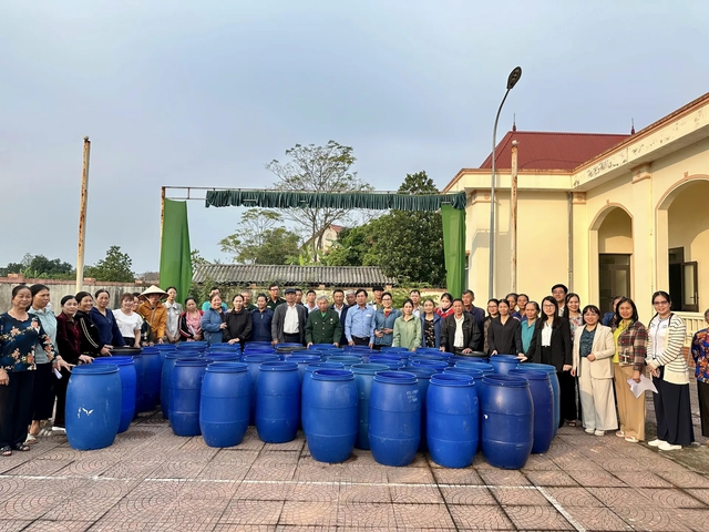 Hà Nội phân cấp vệ sinh môi trường, tăng trách nhiệm từ cơ sở vì tương lai xanh- Ảnh 1.