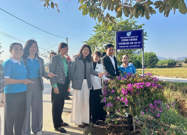 Hà Nội phân cấp vệ sinh môi trường, tăng trách nhiệm từ cơ sở vì tương lai xanh- Ảnh 2.